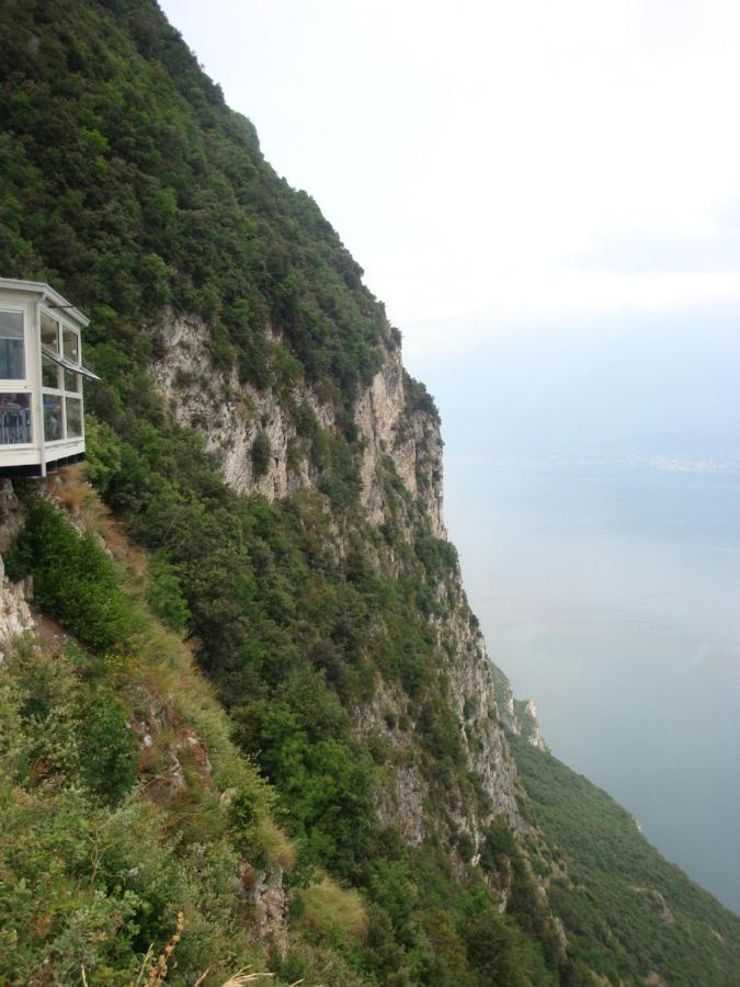 Gardameer-Tignale-Hasewinkel ภายนอก รูปภาพ